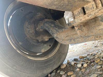 Eaton E-1202I Front Axle Assembly for a Kenworth T270