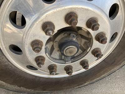 Eaton E-1202I Front Axle Assembly for a Kenworth T600