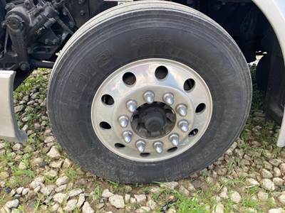 Eaton E-1202I Front Axle Assembly for a Peterbilt 579