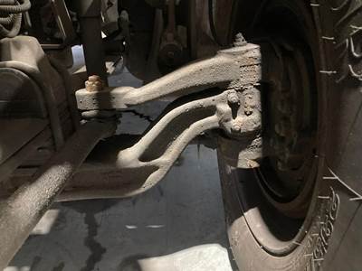 Eaton E-1202I Front Axle Assembly for a Kenworth T700