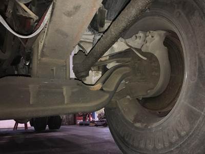 Eaton E-1202I Front Axle Assembly for a Kenworth T660