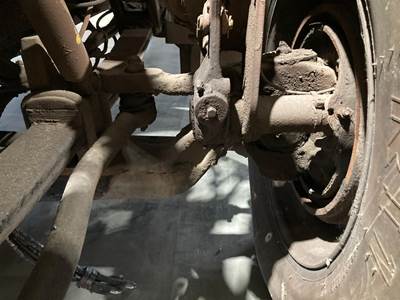 Eaton E-1202I Front Axle Assembly for a Peterbilt 387