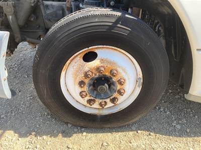 Eaton E-1202I Front Axle Assembly for a Freightliner Columbia 120