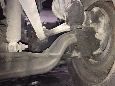 Eaton E-1202I Front Axle Assembly for a International 8600