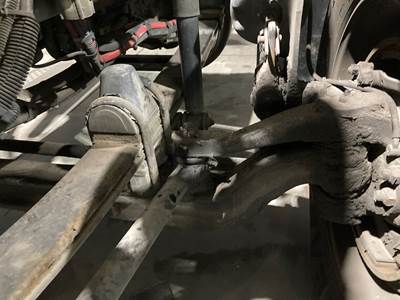 Eaton E-1202I Front Axle Assembly for a Kenworth T440