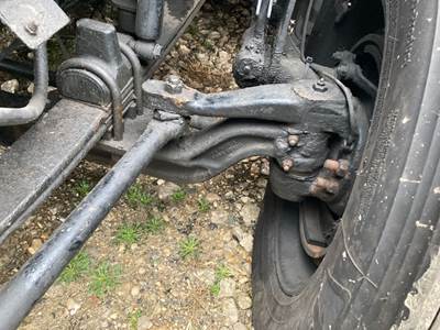 Eaton E-1202I Front Axle Assembly for a Peterbilt 579