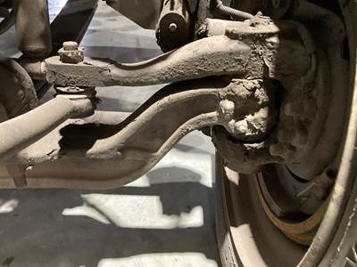 Eaton E-1202I Front Axle Assembly for a Peterbilt 337