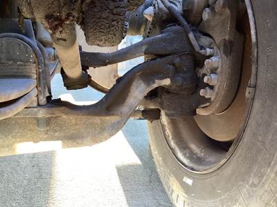 Eaton E-1202I Front Axle Assembly for a Kenworth T370