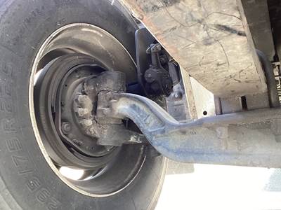 Eaton E-1202I Front Axle Assembly for a Kenworth T270