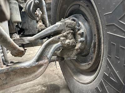 Eaton E-1202I Front Axle Assembly for a Kenworth T370