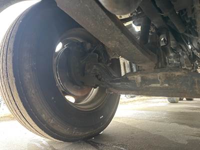 Eaton E-1202I Front Axle Assembly for a Peterbilt 386