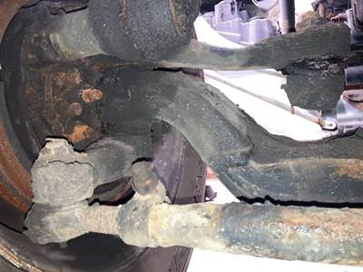 Eaton E-1202I Front Axle Assembly for a Kenworth T270