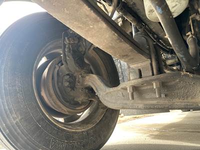 Eaton E-1202I Front Axle Assembly for a Kenworth T600