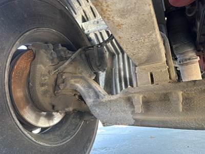 Eaton E-1202I Front Axle Assembly for a Kenworth T660