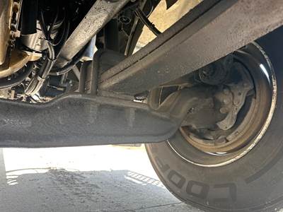 Eaton E-1202I Front Axle Assembly for a Kenworth T300