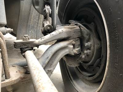 Eaton E-1202I Front Axle Assembly for a Kenworth T680