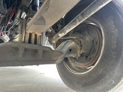 Eaton E-1202I Front Axle Assembly for a Peterbilt 579