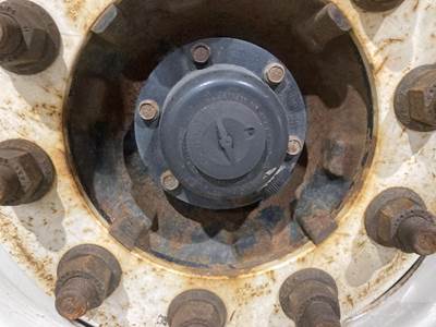 Eaton E-1202I Front Axle Assembly for a International LT