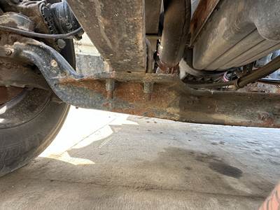 Eaton E-1202I Front Axle Assembly for a Peterbilt 382