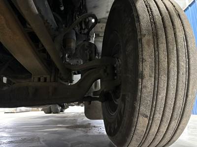 Eaton E-1202I Front Axle Assembly for a Peterbilt 386