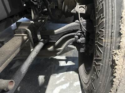 Eaton E-1202I Front Axle Assembly for a International LT