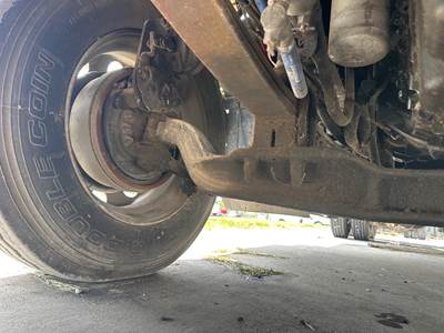 Eaton E-1202I Front Axle Assembly for a Kenworth T600