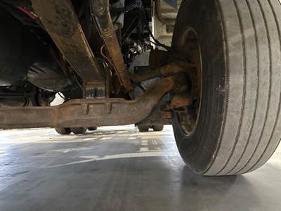 Eaton E-1202I Front Axle Assembly for a Kenworth T440