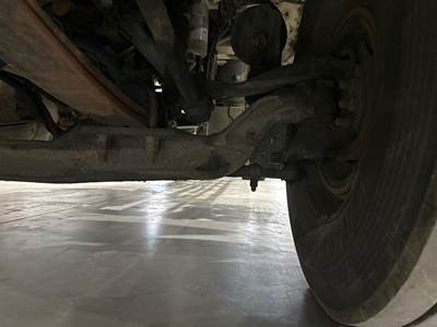 Eaton E-1202I Front Axle Assembly for a Peterbilt 337