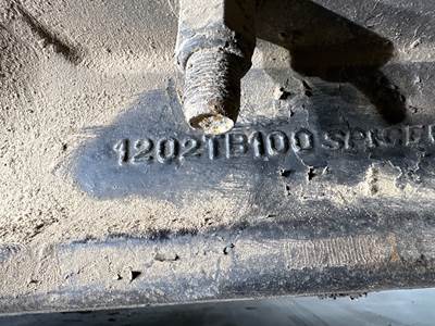 Eaton E-1202I Front Axle Assembly for a Peterbilt 335