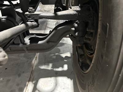 Eaton E-1202I Front Axle Assembly for a Kenworth T270