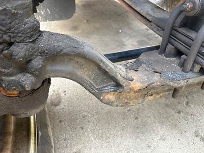 Eaton E-1202I Front Axle Assembly for a Peterbilt 587