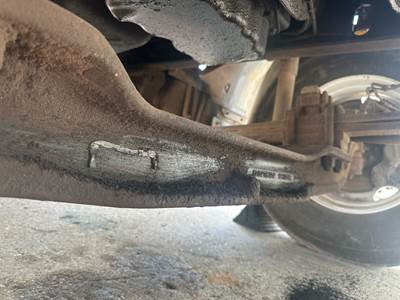 Eaton E-1202I Front Axle Assembly for a Ford F750