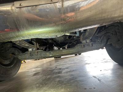 Eaton E-1202I Front Axle Assembly for a Kenworth T370