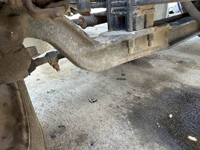 Eaton E-1202I Front Axle Assembly for a Kenworth T800