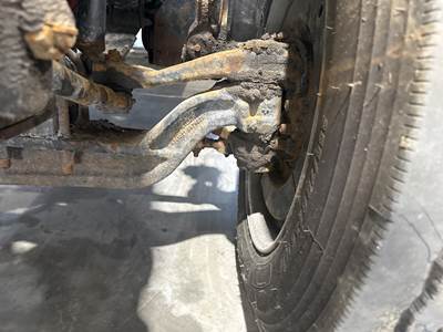 Eaton E-1202I Front Axle Assembly for a Kenworth T270