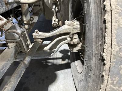 Eaton E-1202I Front Axle Assembly for a Peterbilt 386