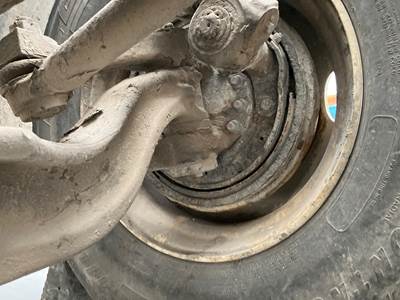 Eaton E-1202I Front Axle Assembly for a Freightliner Columbia 120