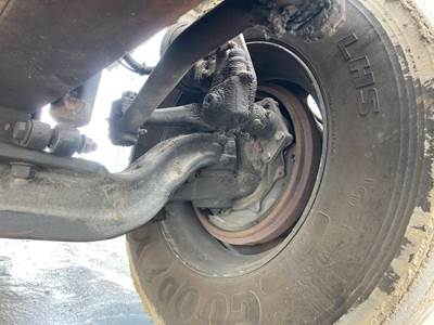 Eaton E-1202W Front Axle Assembly for a International Durastar (4400)