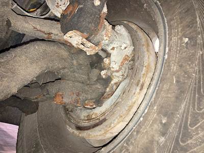 Eaton E-1202W Front Axle Assembly for a International 8600