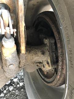 Eaton E-1202W Front Axle Assembly for a Volvo VNL