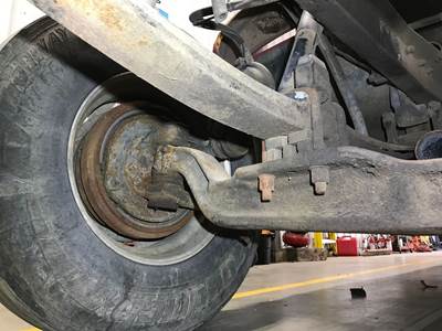 Eaton E-1202W Front Axle Assembly for a Peterbilt 386