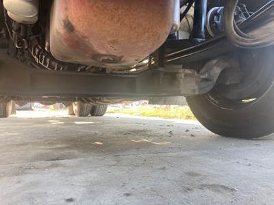 Eaton E-1202W Front Axle Assembly for a Mack Cxu