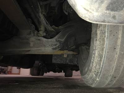 Eaton E-1202W Front Axle Assembly for a Freightliner Cascadia