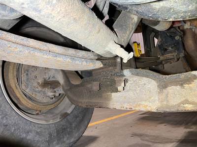 Eaton E-1202W Front Axle Assembly for a Peterbilt 389