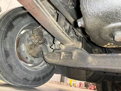 Eaton E-1202W Front Axle Assembly for a International 8600