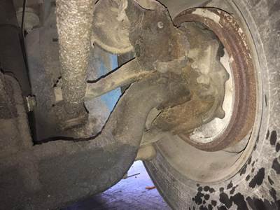 Eaton E-1202W Front Axle Assembly for a International 9200