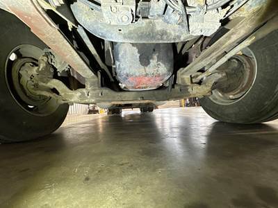 Eaton E-1202W Front Axle Assembly for a International 9400