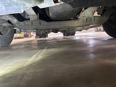 Eaton E-1202W Front Axle Assembly for a Freightliner Cascadia