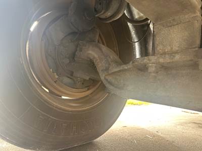 Eaton E-1202W Front Axle Assembly for a International Prostar