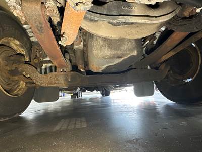 Eaton E-1202W Front Axle Assembly for a Peterbilt 386